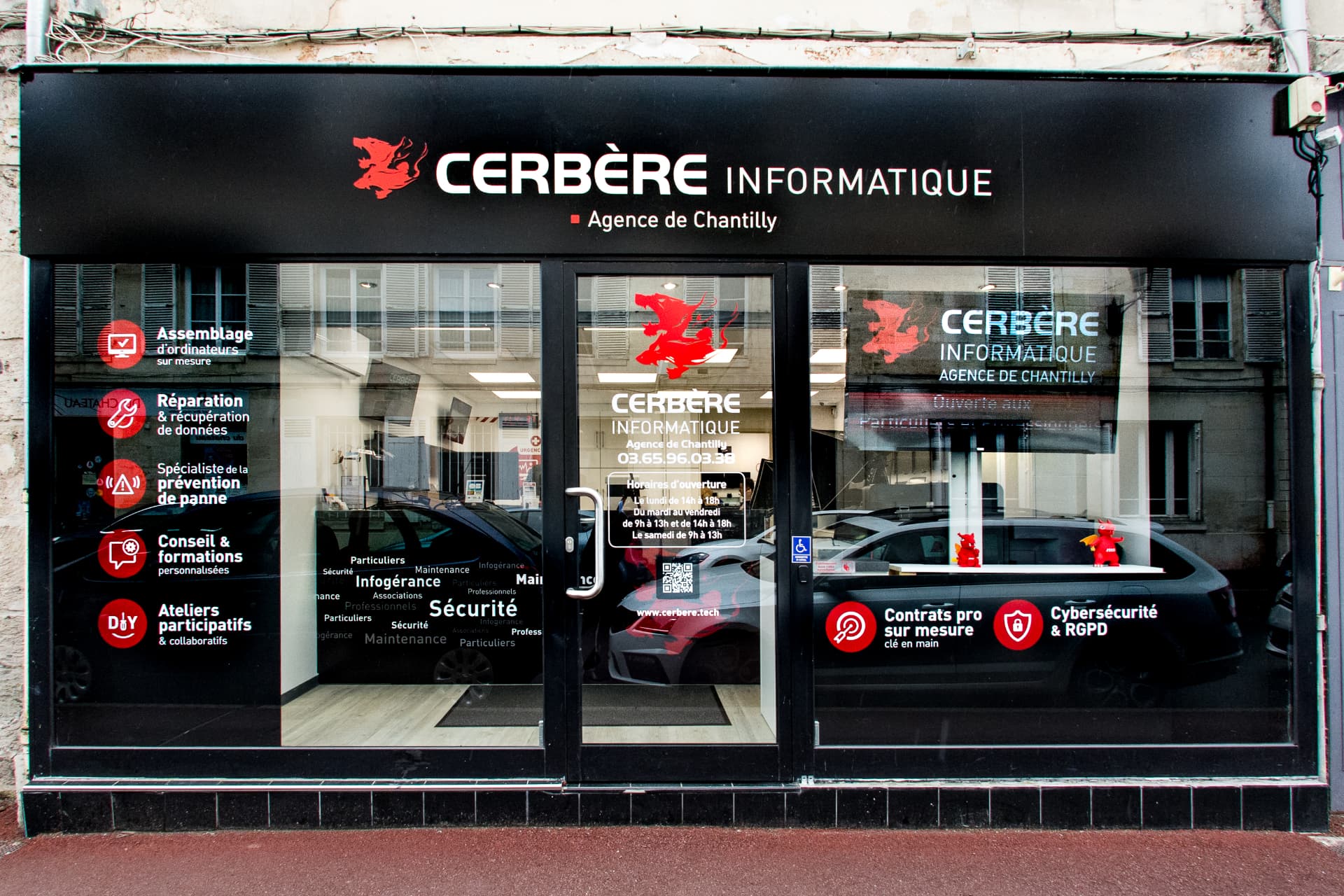 Équipe CN-Tech échangeant sur la sécurisation d'un environnement informatique